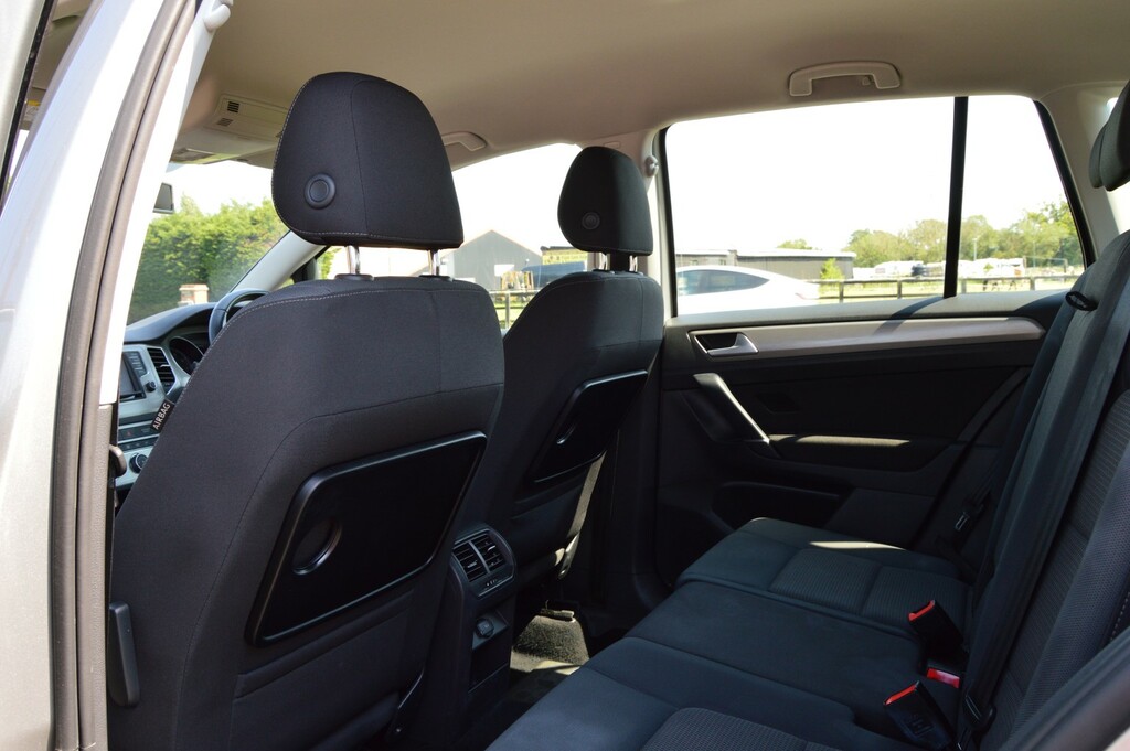 Volkswagen Golf SV 1.6 Tdi Bluemotion Tech Se Mpv E White #12