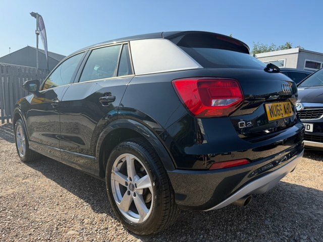 Audi Q2 Tfsi 30 Sport Suv NU69AHO Black #3