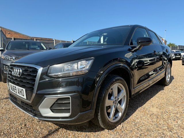 Audi Q2 Tfsi 30 Sport Suv NU69AHO Black #4