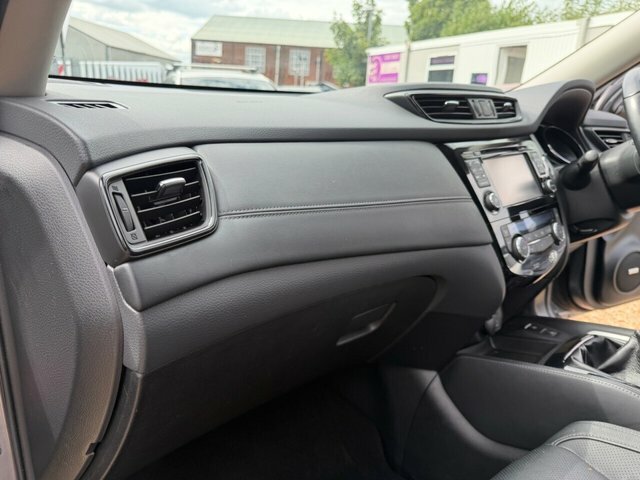 Nissan X-Trail Dci N-connecta Red #36