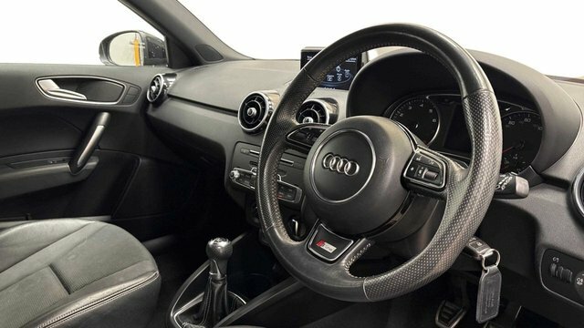 Audi A1 1L Sport Black #6