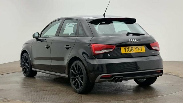 Audi A1 1L Sport Black #3