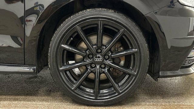 Audi A1 1L Sport Black #5