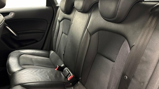 Audi A1 1L Sport Black #7