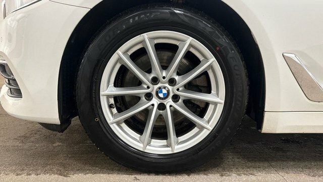 BMW 5 Series 520D Se Touring White #5