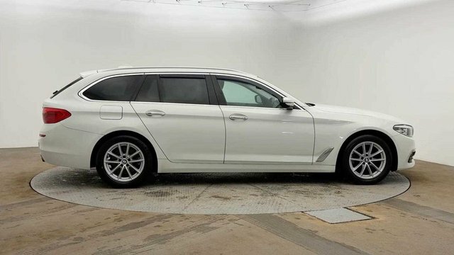 BMW 5 Series 520D Se Touring White #4