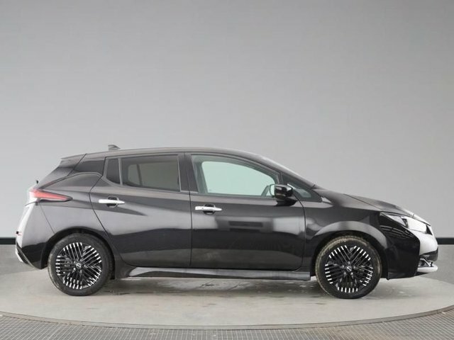 Nissan Leaf Tekna Hatchback Black #3