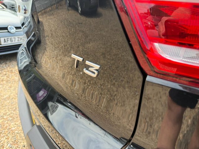 Volvo XC40 T3 Momentum Suv Black #4