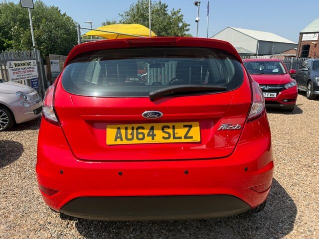 Ford Fiesta Zetec Hatchback Red #4