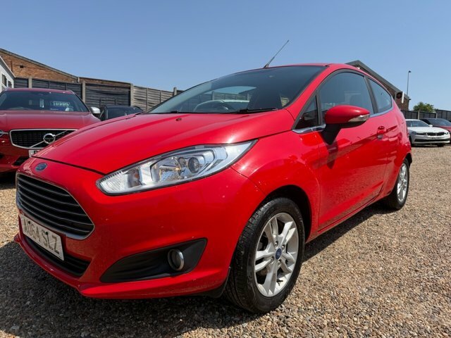 Ford Fiesta Zetec Hatchback Red #3