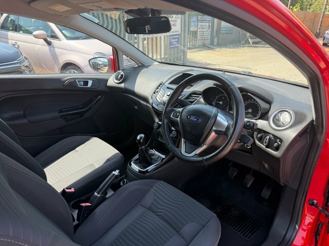 Ford Fiesta Zetec Hatchback Red #6