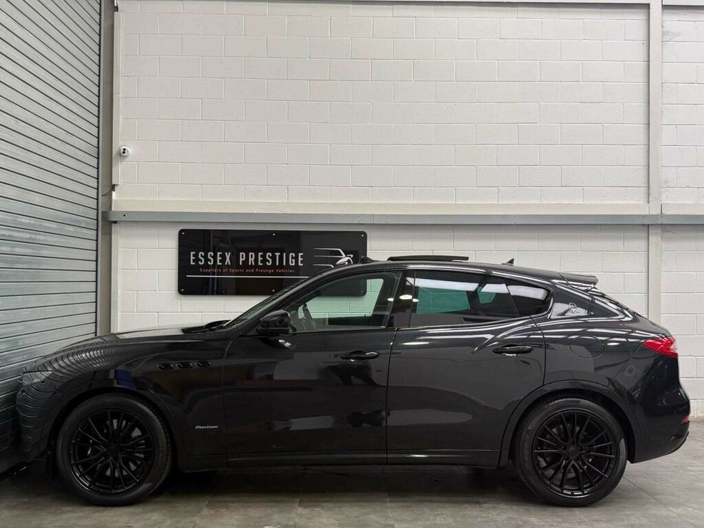 Maserati Levante Levante Granlusso V6 Black #5