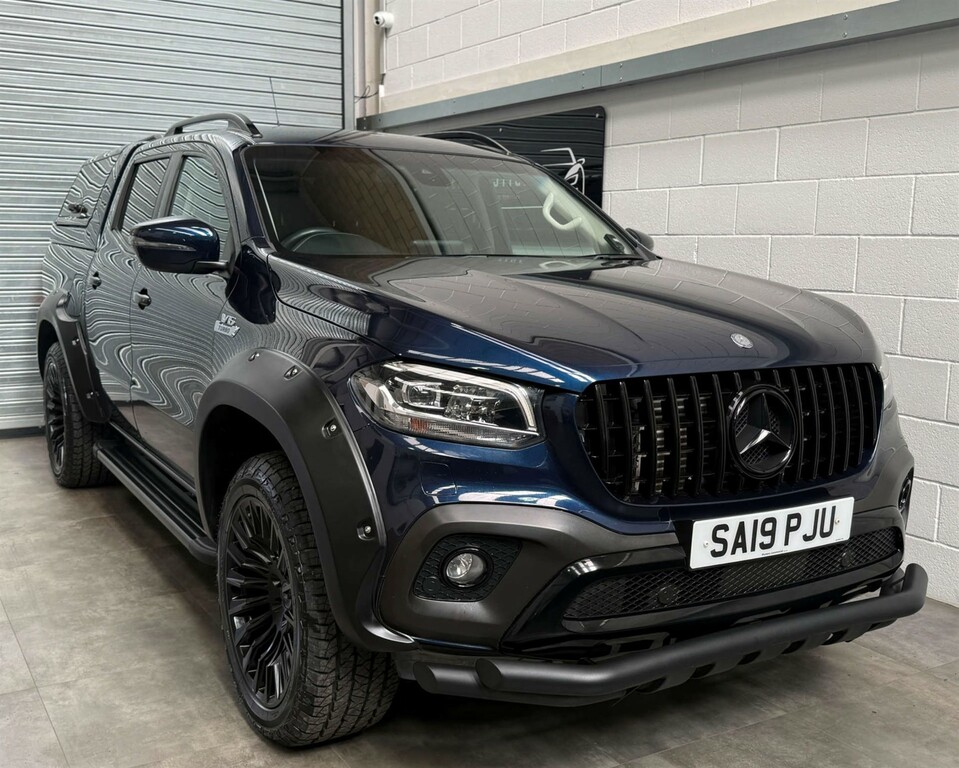 Mercedes-Benz X Class 250D 4Matic Progressive Double Cab Pickup Black #1