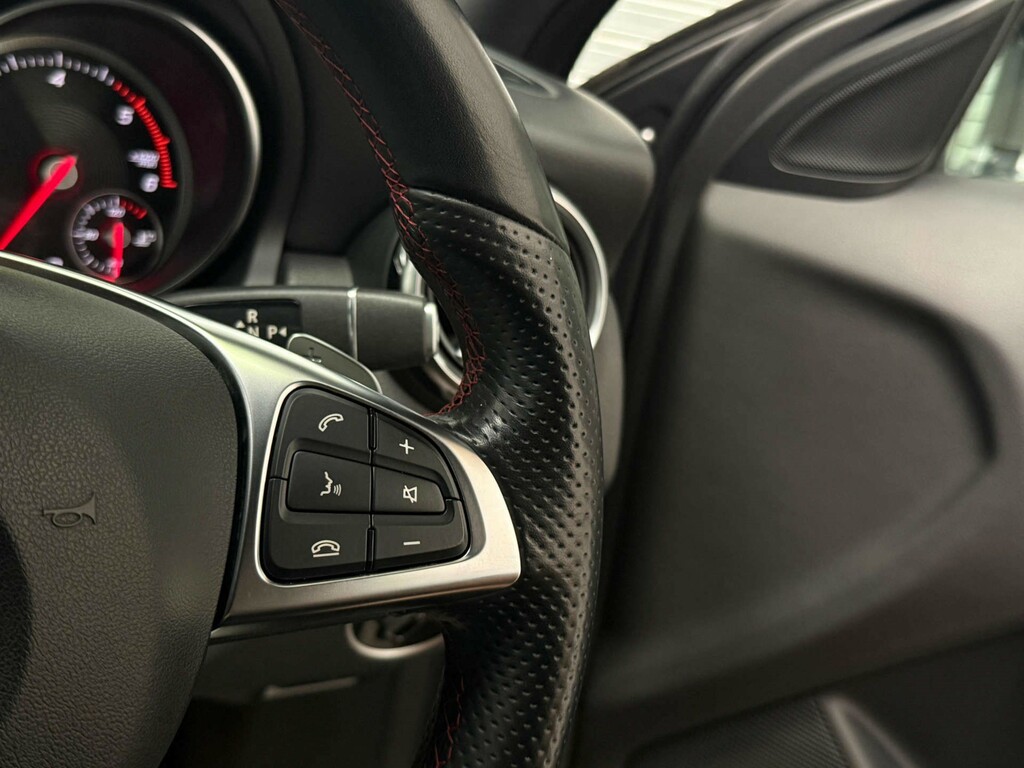 Mercedes-Benz GLA Class Gla 200 Sport Premium Red #20