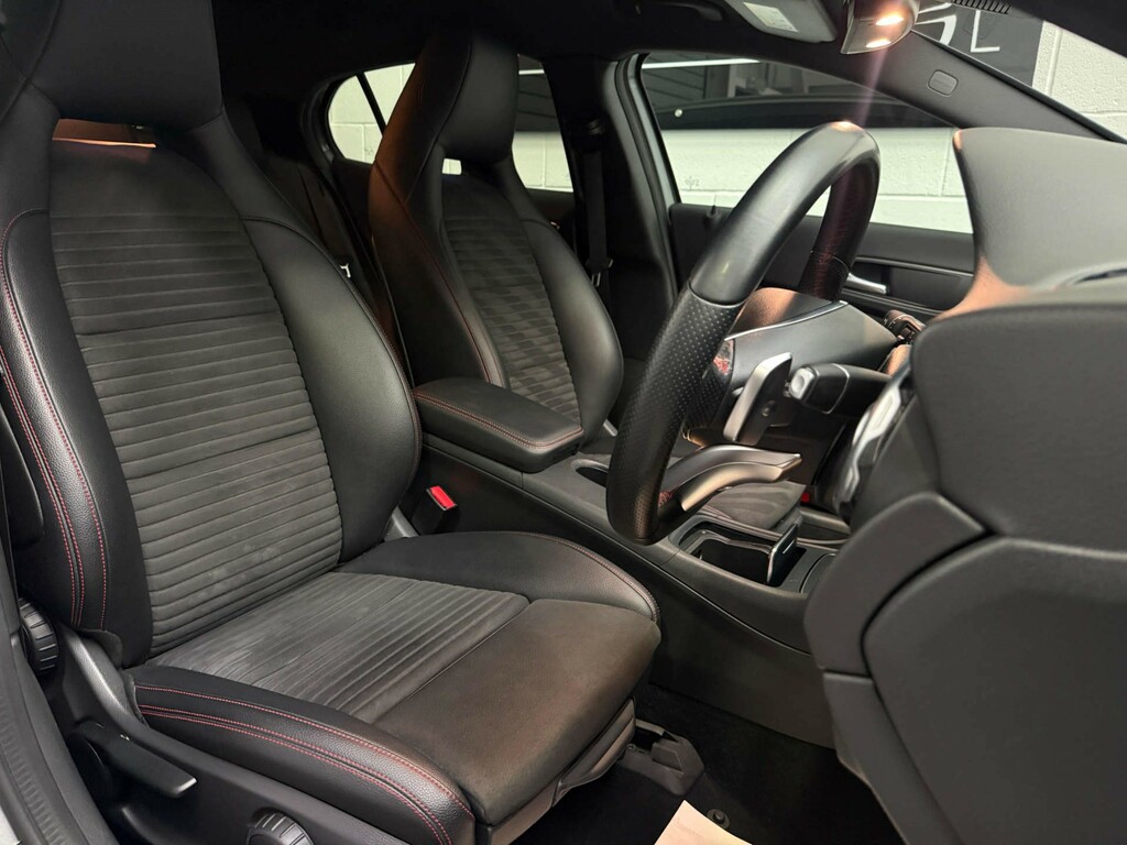 Mercedes-Benz GLA Class Gla 200 Sport Premium Red #15