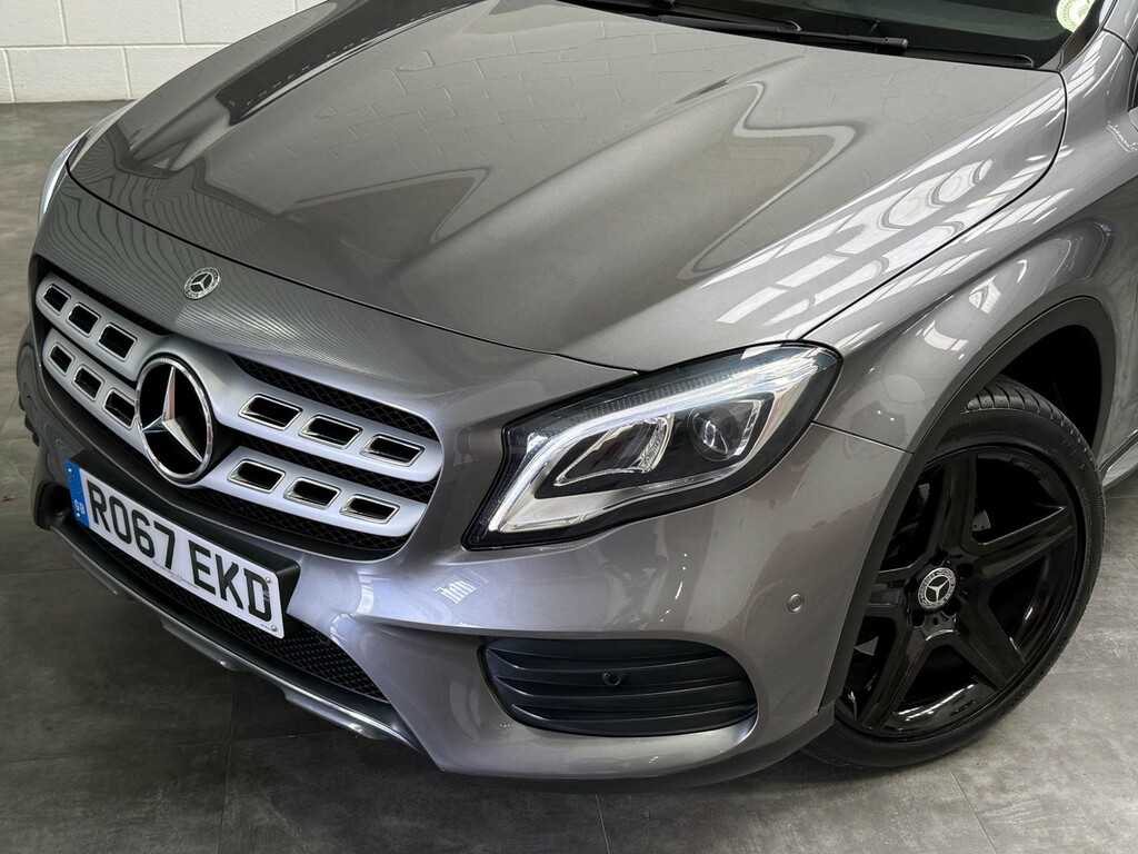 Mercedes-Benz GLA Class Gla 200 Sport Premium Red #11