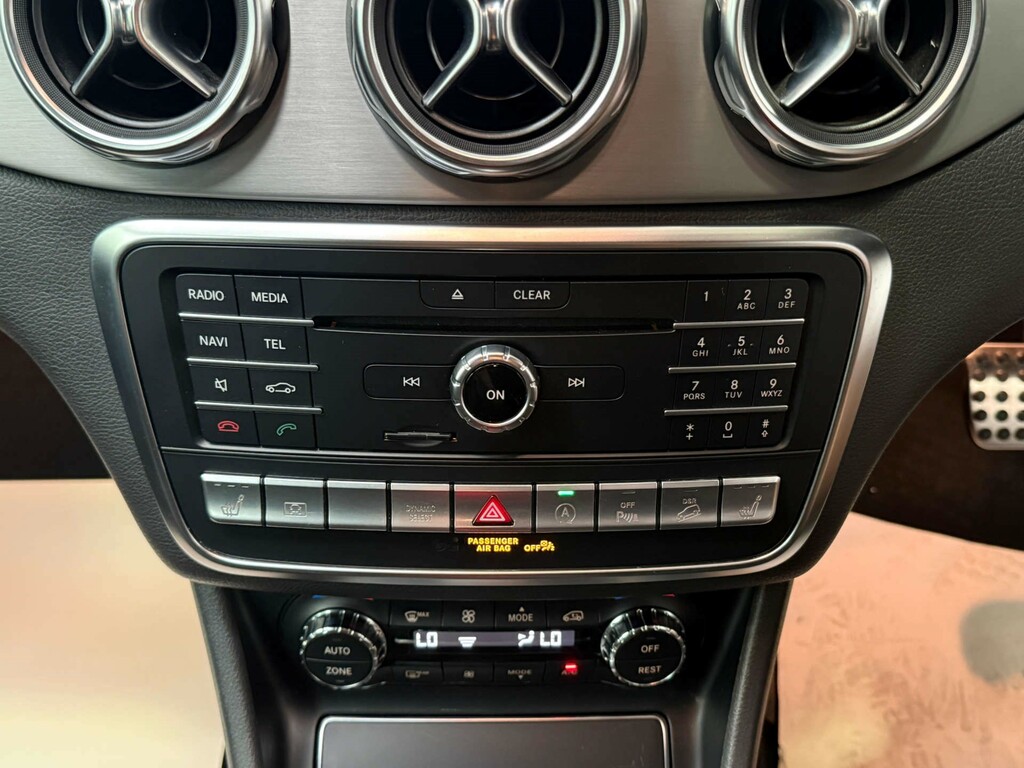 Mercedes-Benz GLA Class Gla 200 Sport Premium Red #23