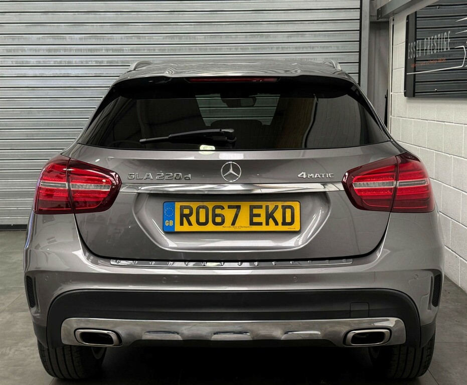 Mercedes-Benz GLA Class Gla 200 Sport Premium Red #7