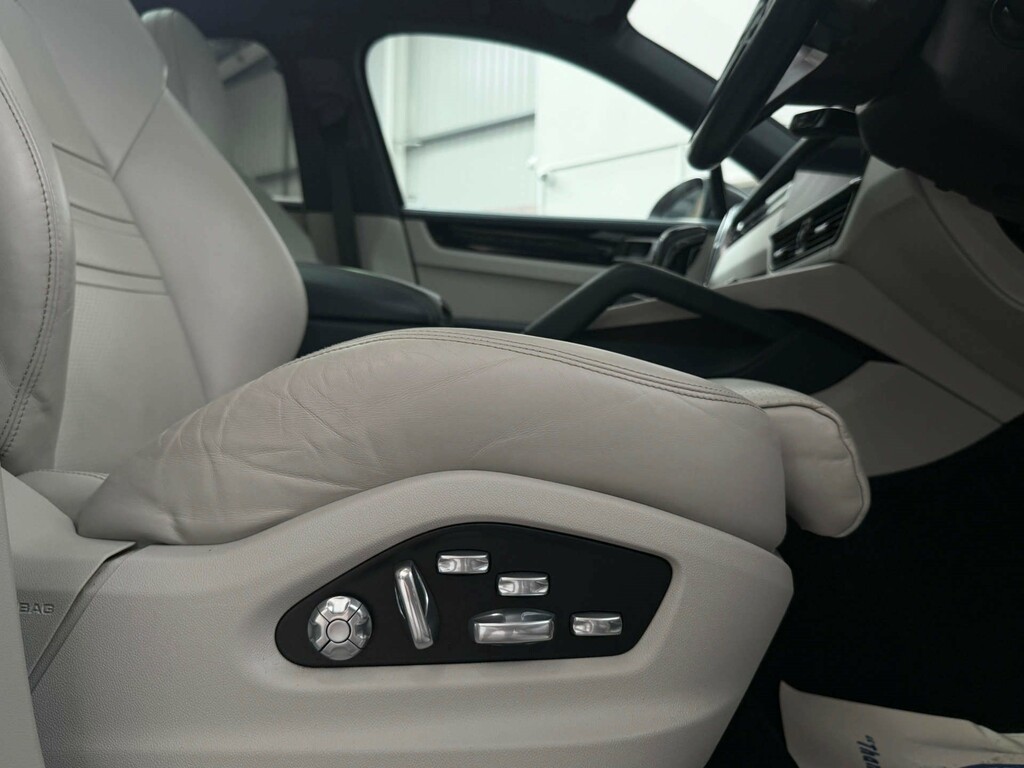 Porsche Cayenne Cayenne V6 Silver #29