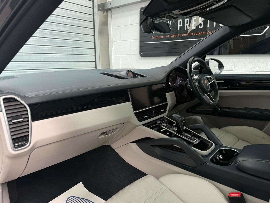 Porsche Cayenne Cayenne V6 Silver #17