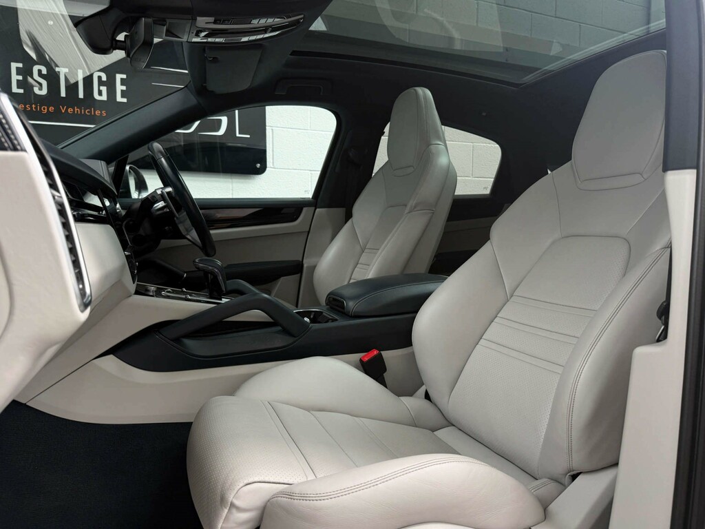 Porsche Cayenne Cayenne V6 Silver #18
