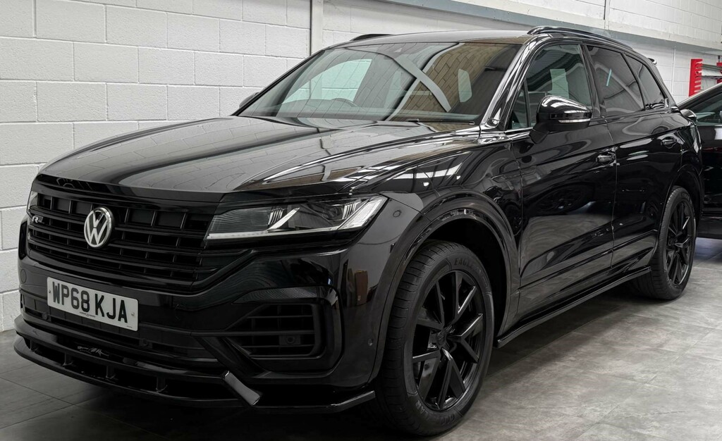 Volkswagen Touareg Suv  #3