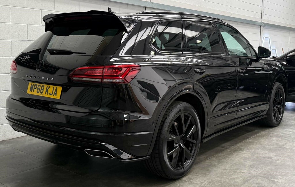 Volkswagen Touareg Suv  #6