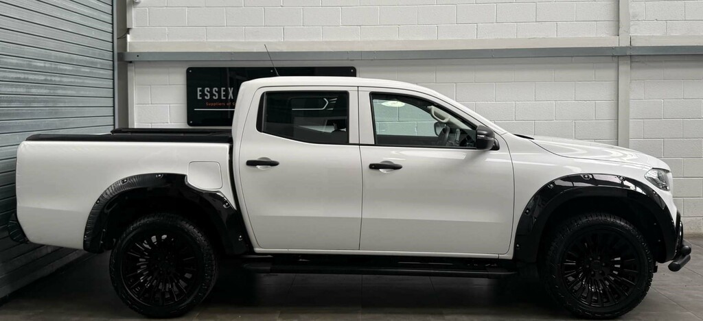 Mercedes-Benz X Class Pickup  #4