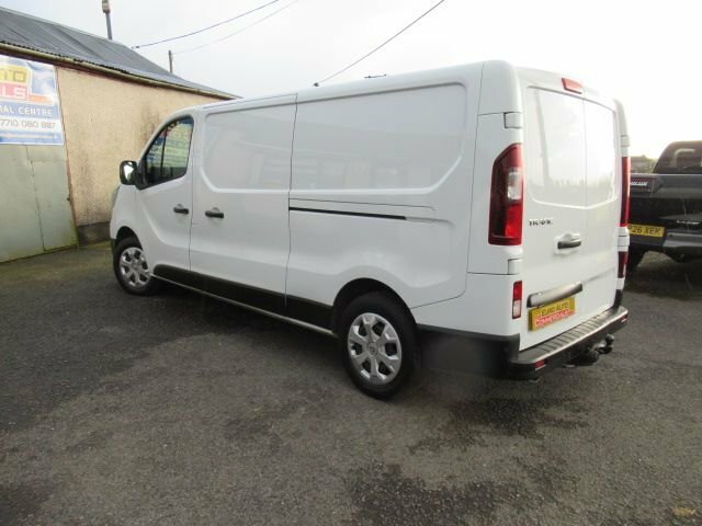 Renault Trafic 2L Advance White
