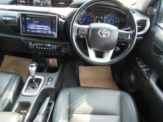 Toyota HILUX 2.4L Invincible X Blue #4