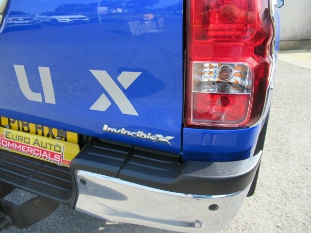 Toyota HILUX Active 2.4 4X4 D-4d Single Cab White #12