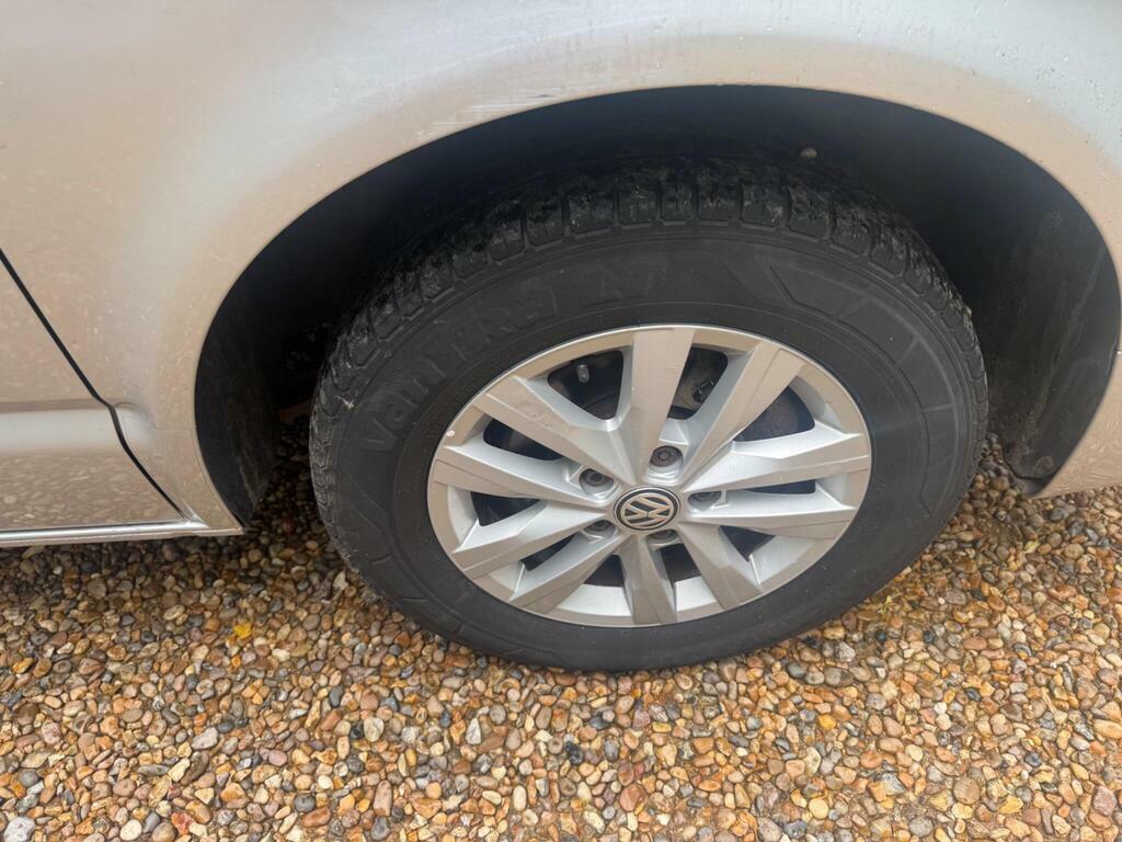 Volkswagen Caravelle 2.0 Tdi Bluemotion Tech Executive Mpv Silver #6