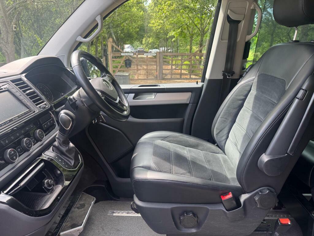 Volkswagen Caravelle 2L Executive Silver #9