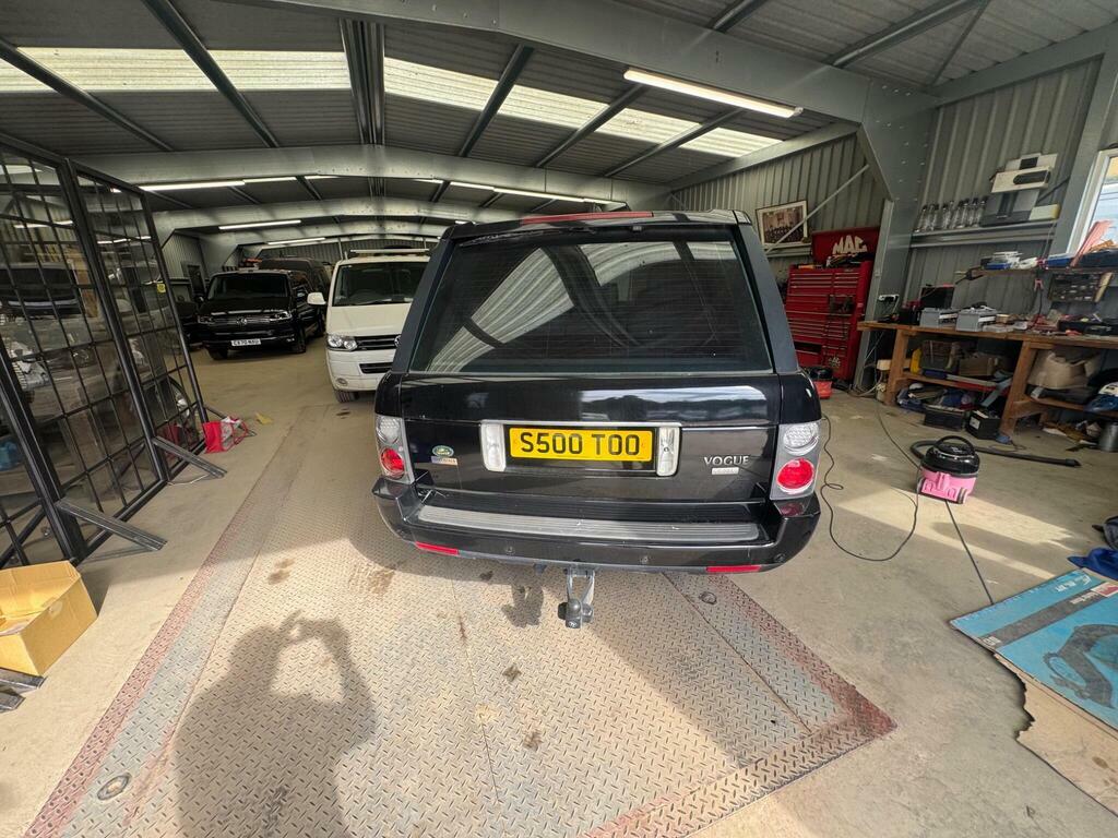 Land Rover Range Rover 3.6 Td V8 Vogue Station Wagon Black #4