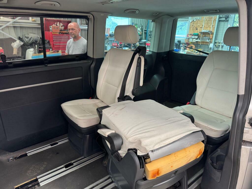 Volkswagen Caravelle 2.5 Tdi Pure Drive Se Euro 4 Silver #3