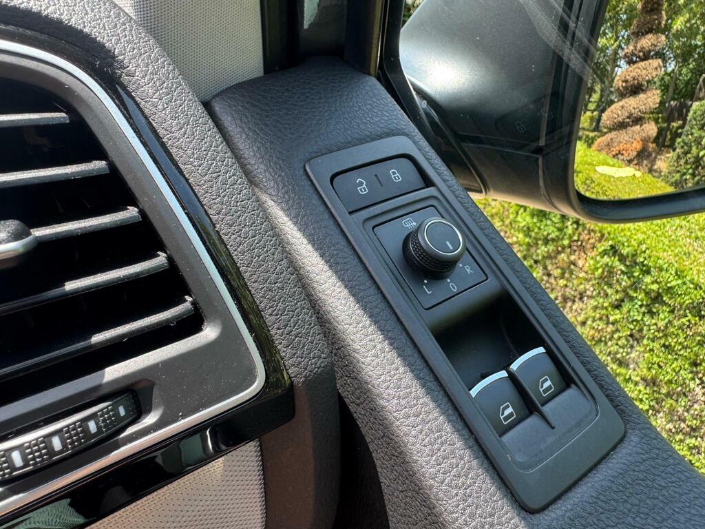 Volkswagen Caravelle 2.0 Tdi Bluemotion Tech Grey #11