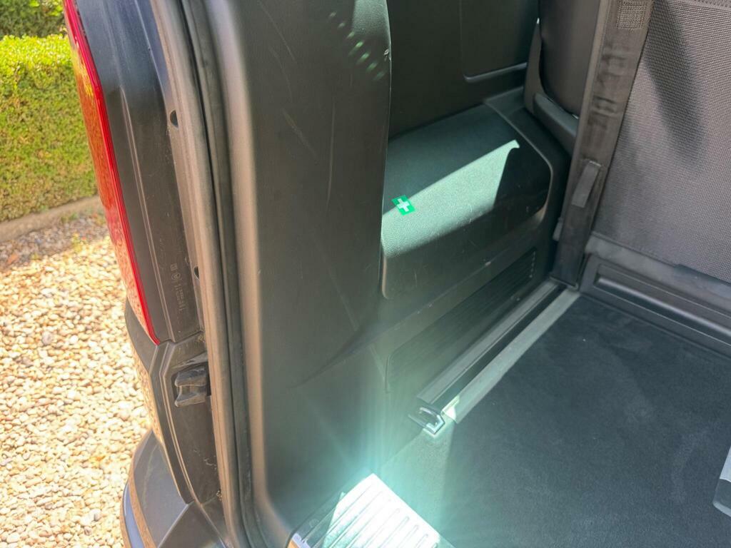 Volkswagen Caravelle 2.0 Tdi Bluemotion Tech Grey #9