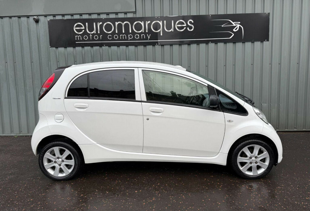 Peugeot ION Hatchback 201616 White #32