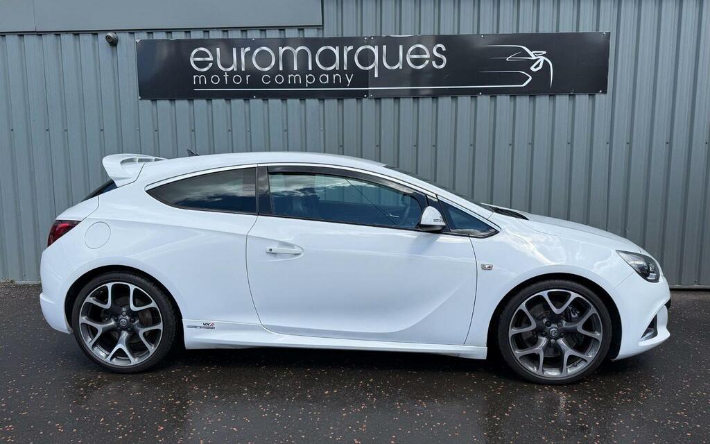 Vauxhall Astra GTC 2.0T Vxr Euro 5 Ss White #2