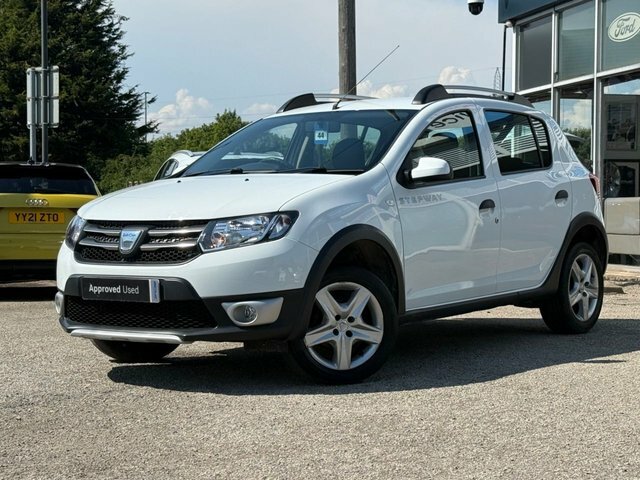 Dacia Sandero Stepway 2015 0.9 Tce Laureate Hatchback White #4