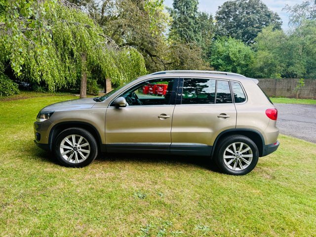 Volkswagen Tiguan 2.0 Tdi Bluemotion Tech Se Suv Dsg 4Wd Beige #6