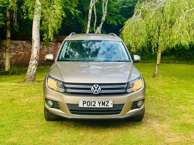 Volkswagen Tiguan 2.0 Tdi Bluemotion Tech Se Suv Dsg 4Wd Beige #3
