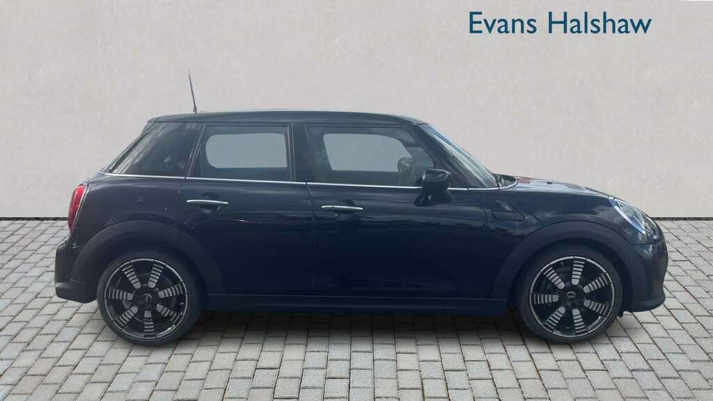 Mini Hatch 1.5 C Exclusive 2024 FH73GKF Black #4