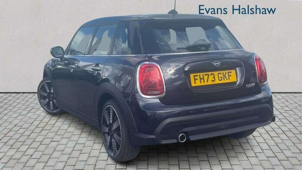 Mini Hatch 1.5 C Exclusive 2024 FH73GKF Black #2