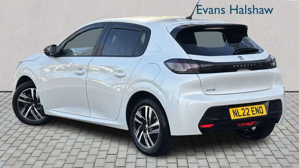 Peugeot 208 1.2 Puretech 100 Allure Premium Eat8 2022 White #2