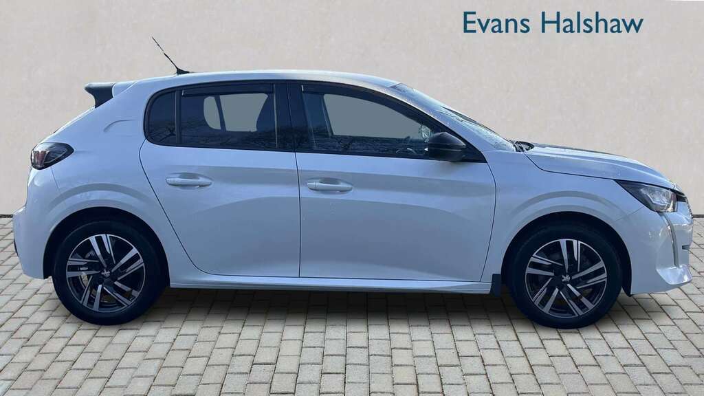 Peugeot 208 1.2 Puretech 100 Allure Premium Eat8 2022 White #4