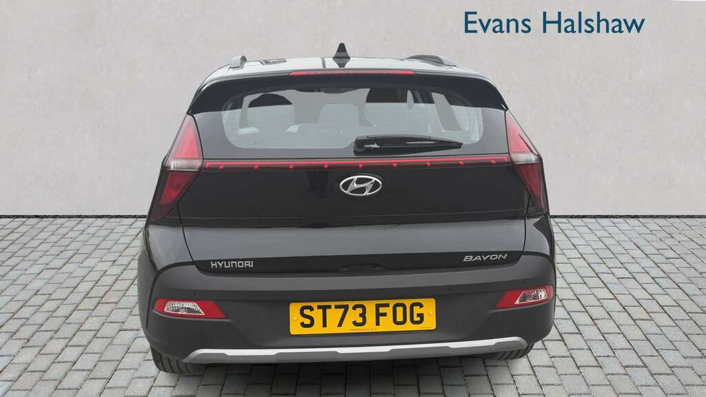 Hyundai Bayon 1.0 Tgdi 48V Mhev Se Connect Dct 2023 Black #4