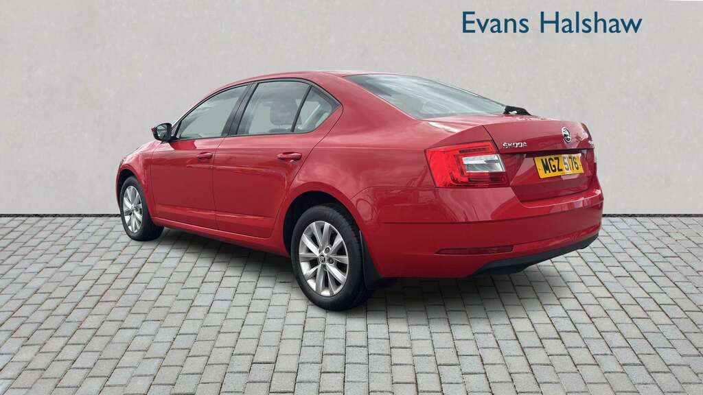 Skoda Octavia 1.6 Tdi Cr S 2019 Red #2