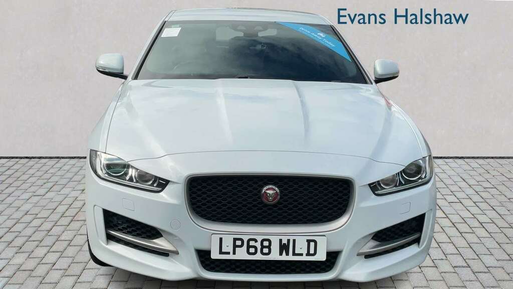 Jaguar XE 2.0 250 R-sport 2019 LP68WLD White #2