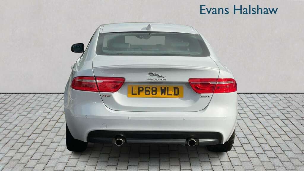 Jaguar XE 2.0 250 R-sport 2019 LP68WLD White #4